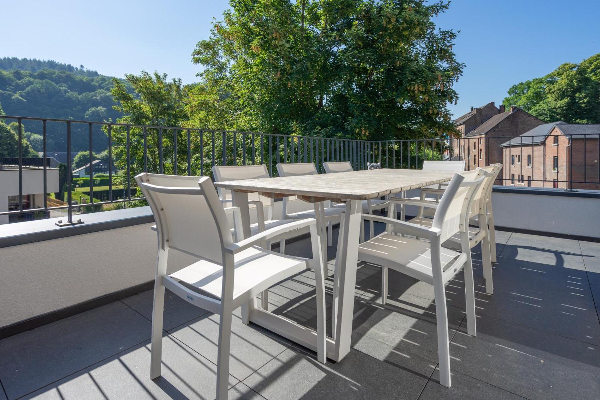 Cedrien Terrace Apartment Ла Рош ан Арден Екстериор снимка